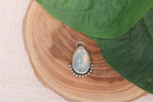 Load image into Gallery viewer, Kaleidoscope Holden Pendants