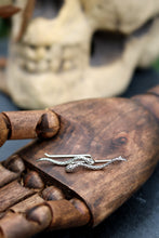 Load image into Gallery viewer, Snake Ear Climbers