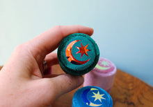 Load image into Gallery viewer, Velvet Ring Box