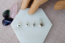 Load image into Gallery viewer, Birth Flower Pebble Charm Necklace