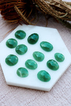 Load image into Gallery viewer, Chrysoprase - Friday - Venus
