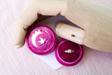 Load image into Gallery viewer, Velvet Ring Box