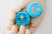 Load image into Gallery viewer, Velvet Ring Box