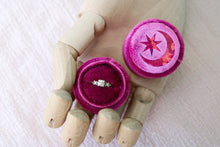 Load image into Gallery viewer, Velvet Ring Box