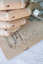 Load image into Gallery viewer, Faux Nose Ring- Gold