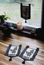 Load image into Gallery viewer, Mugwort Banner and Dream Oil Set
