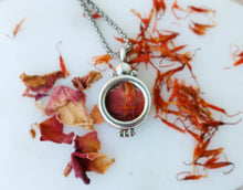 Load image into Gallery viewer, Venus Herb Amulet- Friday
